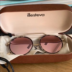 Illesteva Wynwood Ace